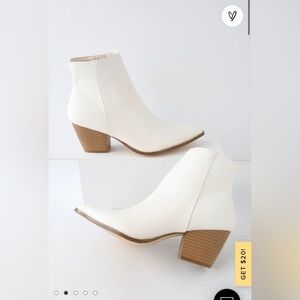 Ivory Snake Pointed Toe Ankle Booties NEVER WORN
